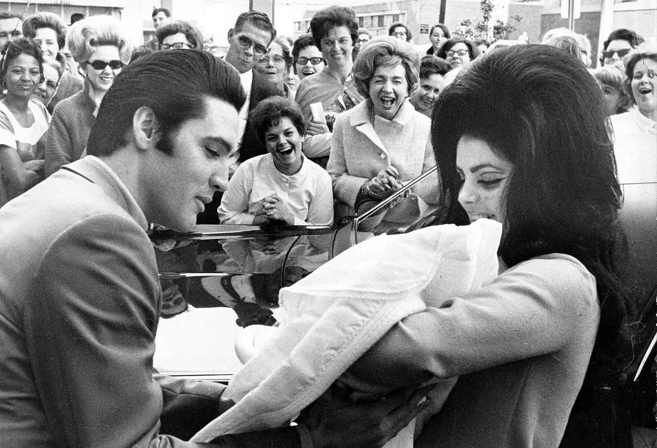 Elvis und Priscilla Presley mit Tochter Lisa Marie